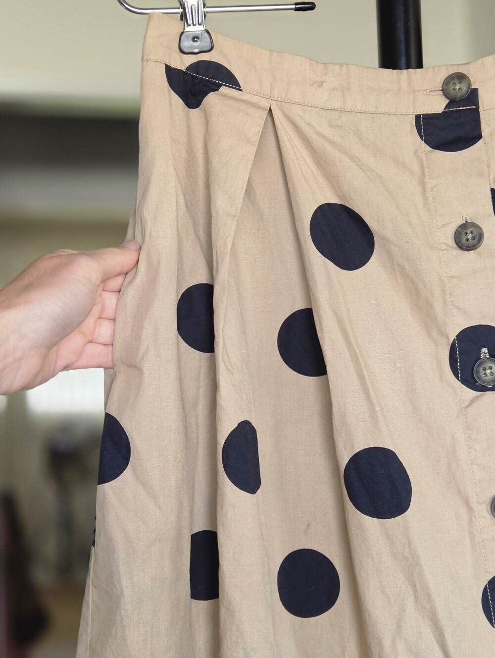 Who What Wear Beige Maxi Skirt with Black Polka Dots - Picture 2 of 5